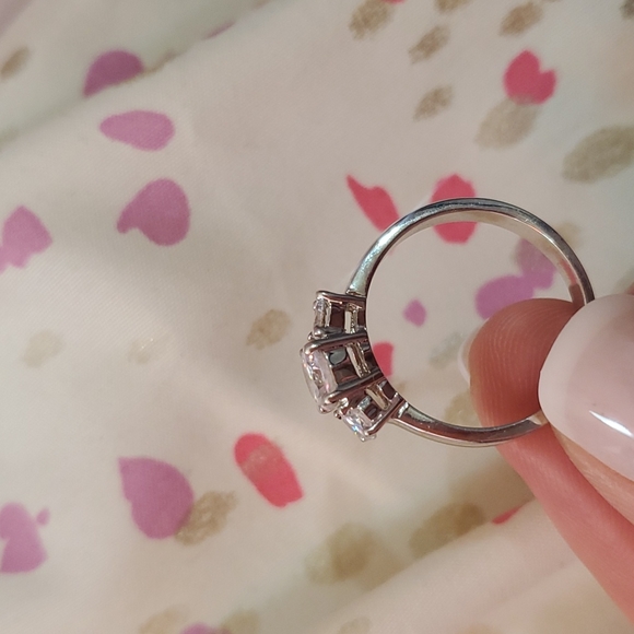 4 beautiful rings silver tone - Picture 8 of 11